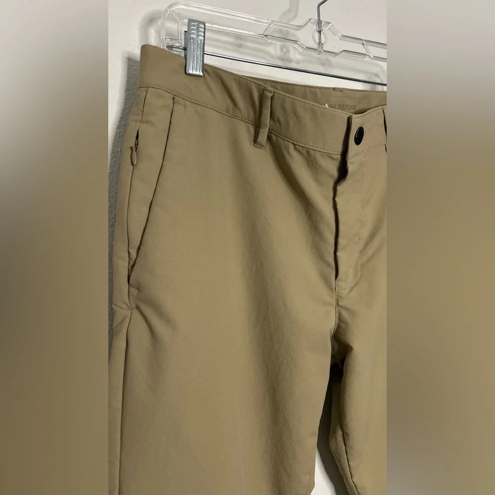Banana Republic Men's Chinos in Light Khaki Size 32X30
